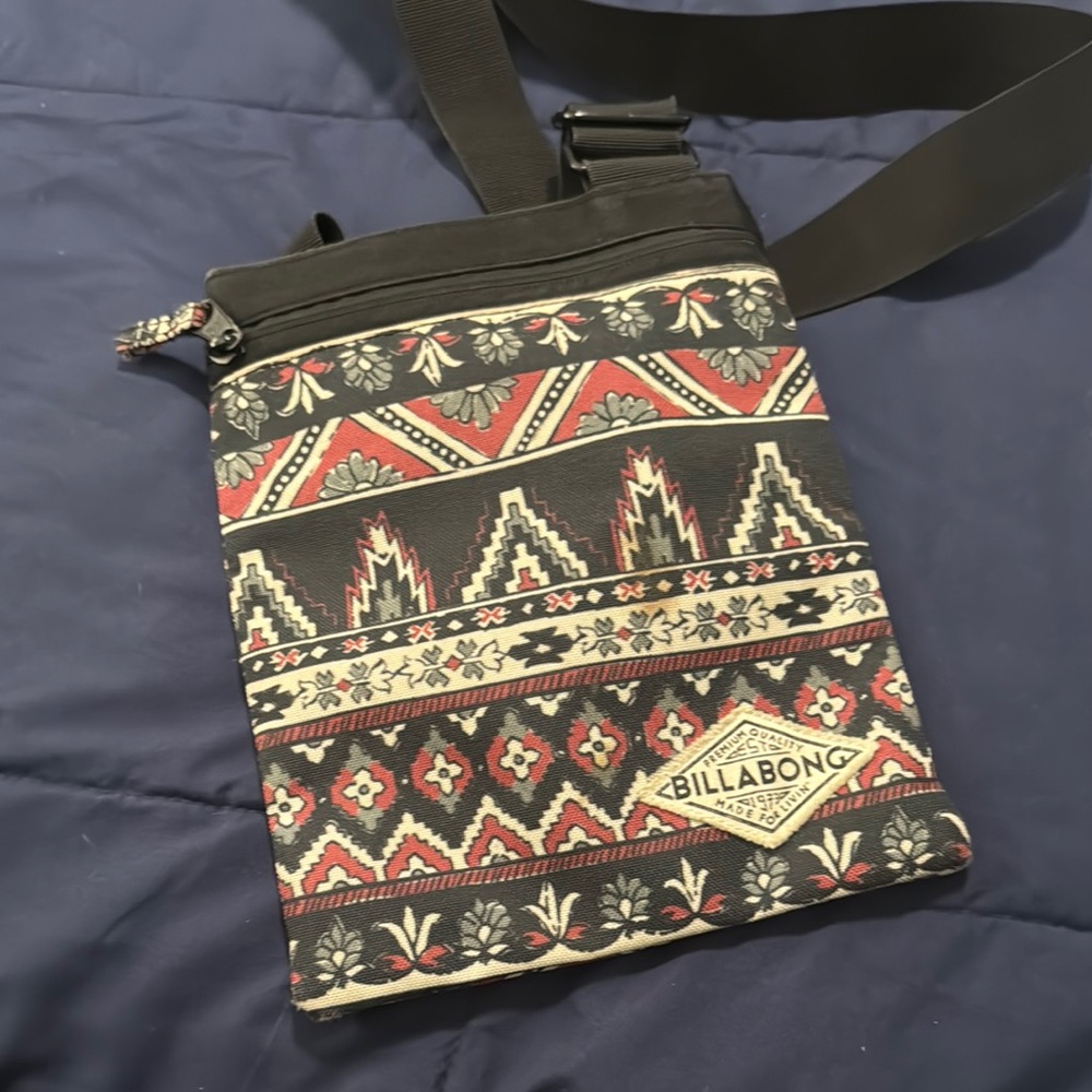 Billabong Black and Red Messenger Bag with Geometric Design